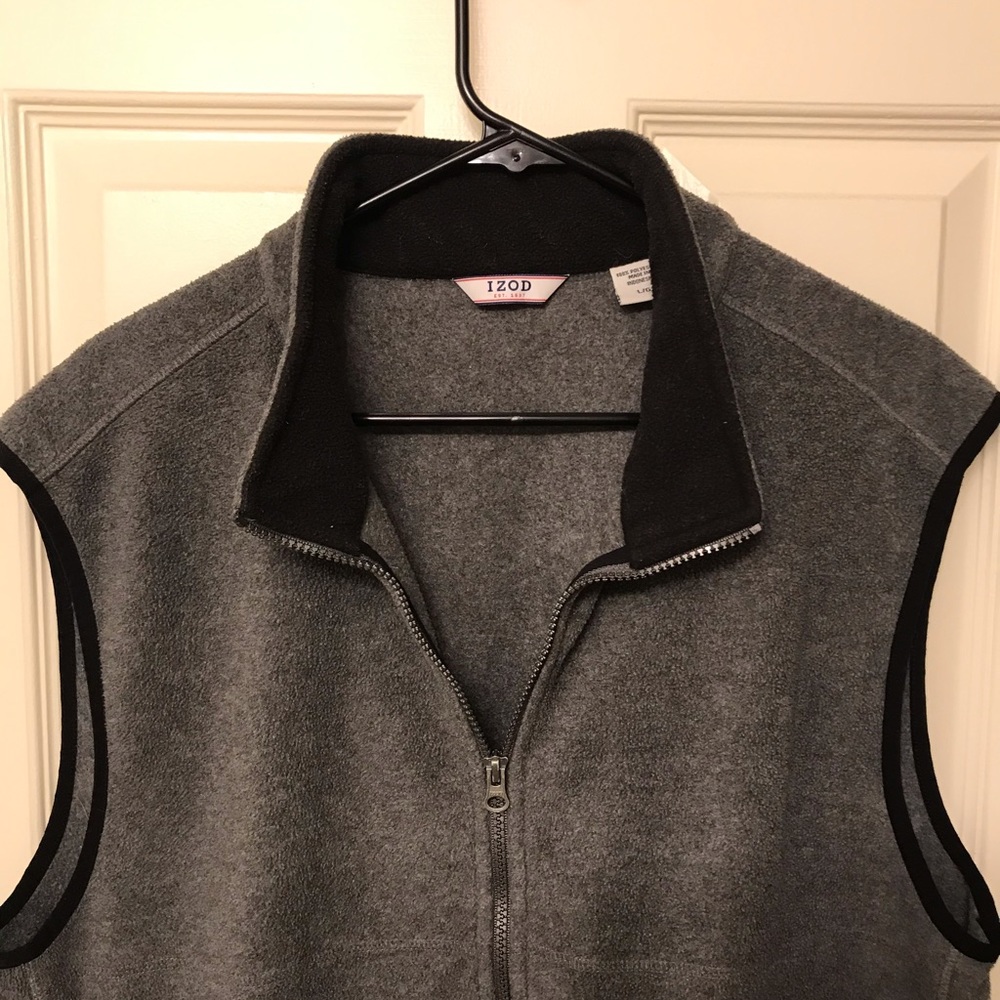 Men’s Izod Charcoal Gray Fleece Vest